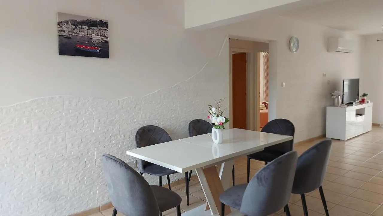 Nissi Golden Sands Sea View 2 Bedroom Apartment Ayia Napa